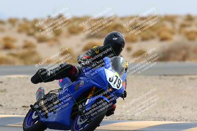 media/Feb-27-2022-CVMA (Sun) [[a3977b6969]]/Race 6 500 Supersport-350 Supersport (Holeshot)/